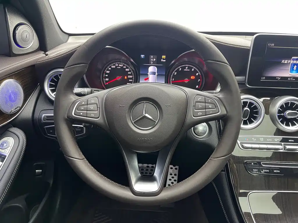 Mercedes-Benz GLC 2017 — фото 12