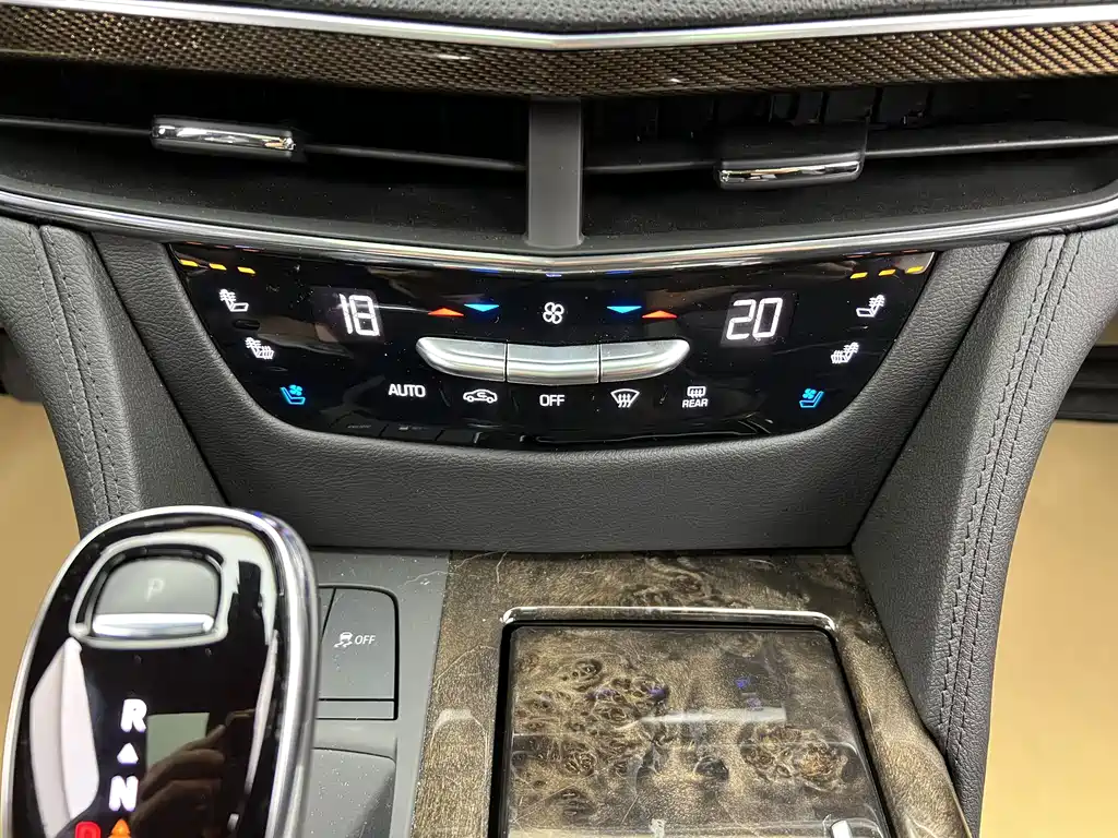 Cadillac CT6 2022 — фото 18