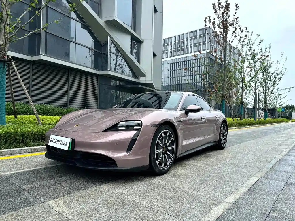 Porsche Taycan 2021