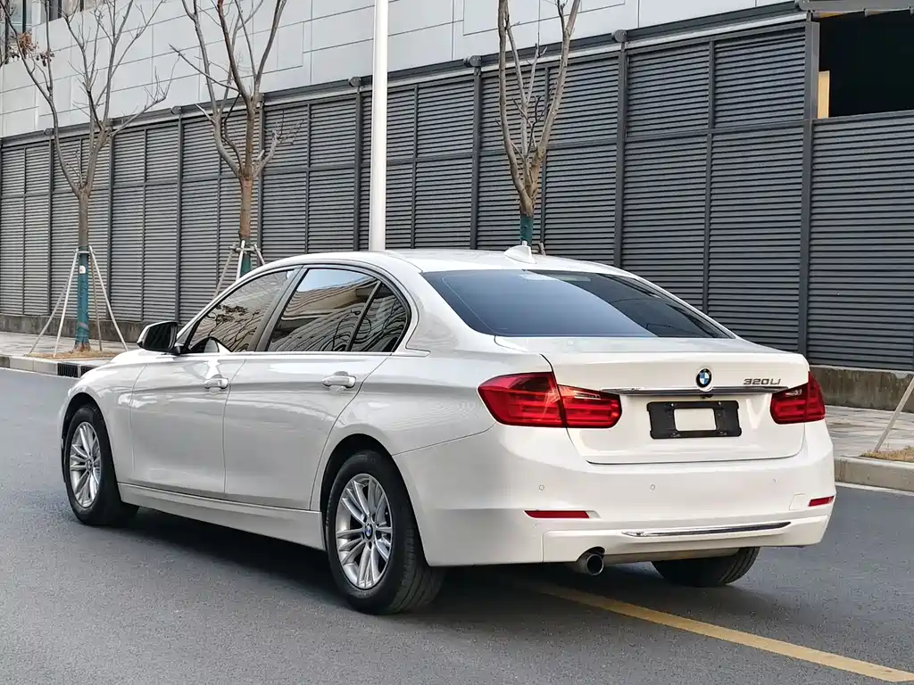 BMW 3 Series 2016 — фото 6