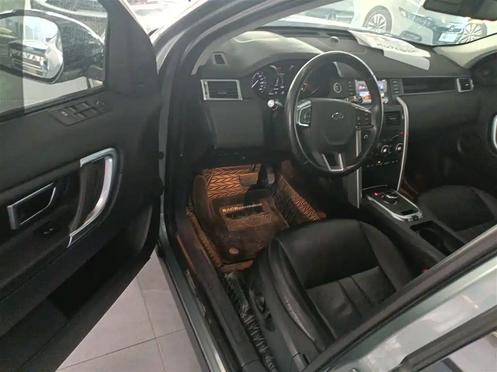 Land Rover Discovery Sport 2019 — фото 13