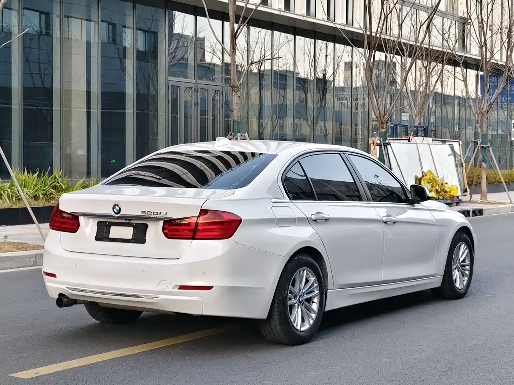 BMW 3 Series 2016 — фото 4