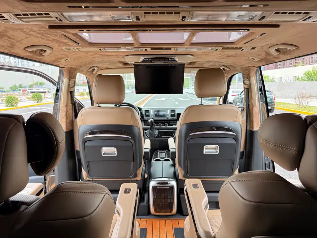 Volkswagen Multivan 2016 — фото 13