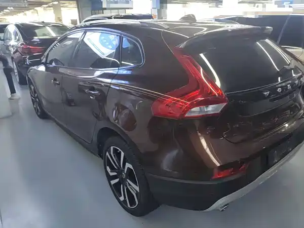 Volvo V40 2018