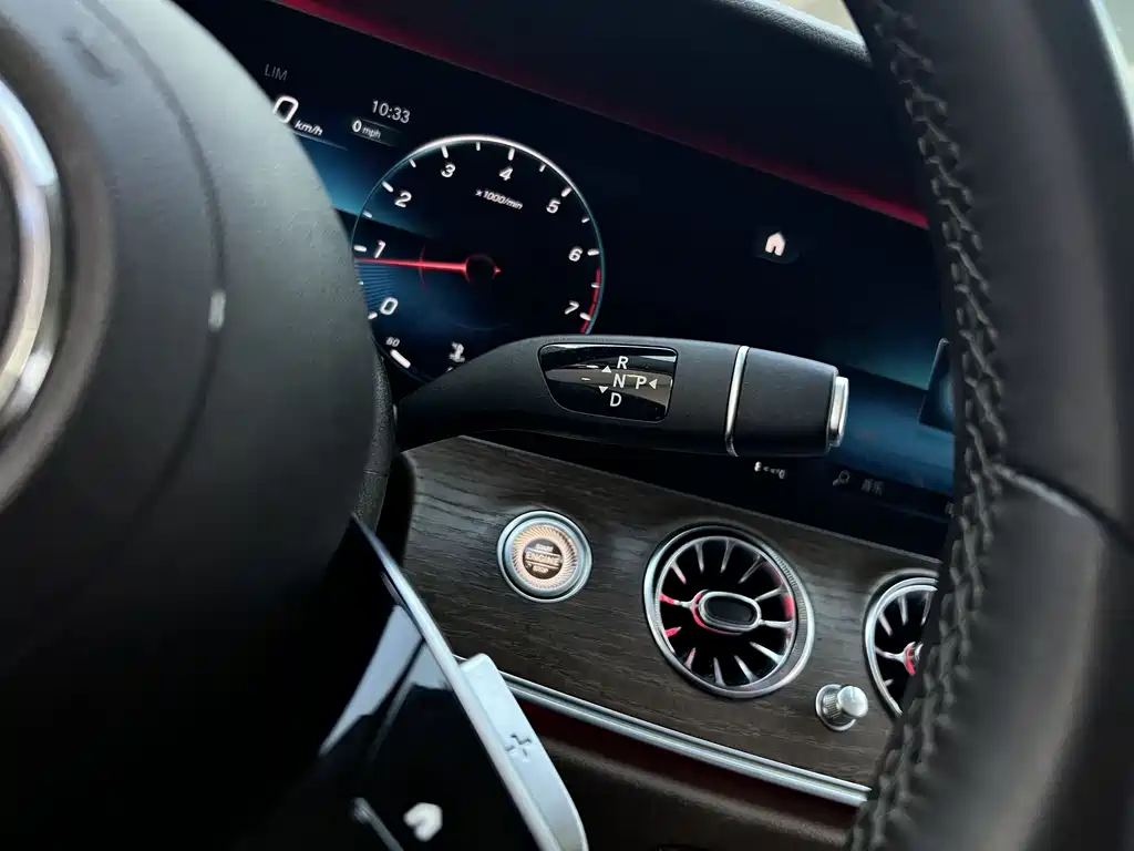 Mercedes-Benz E-Class 2023 — фото 18