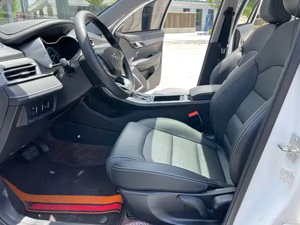 Geely Emgrand 2021
