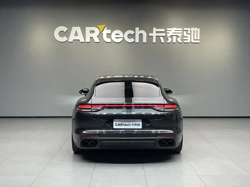 Porsche Panamera 2023