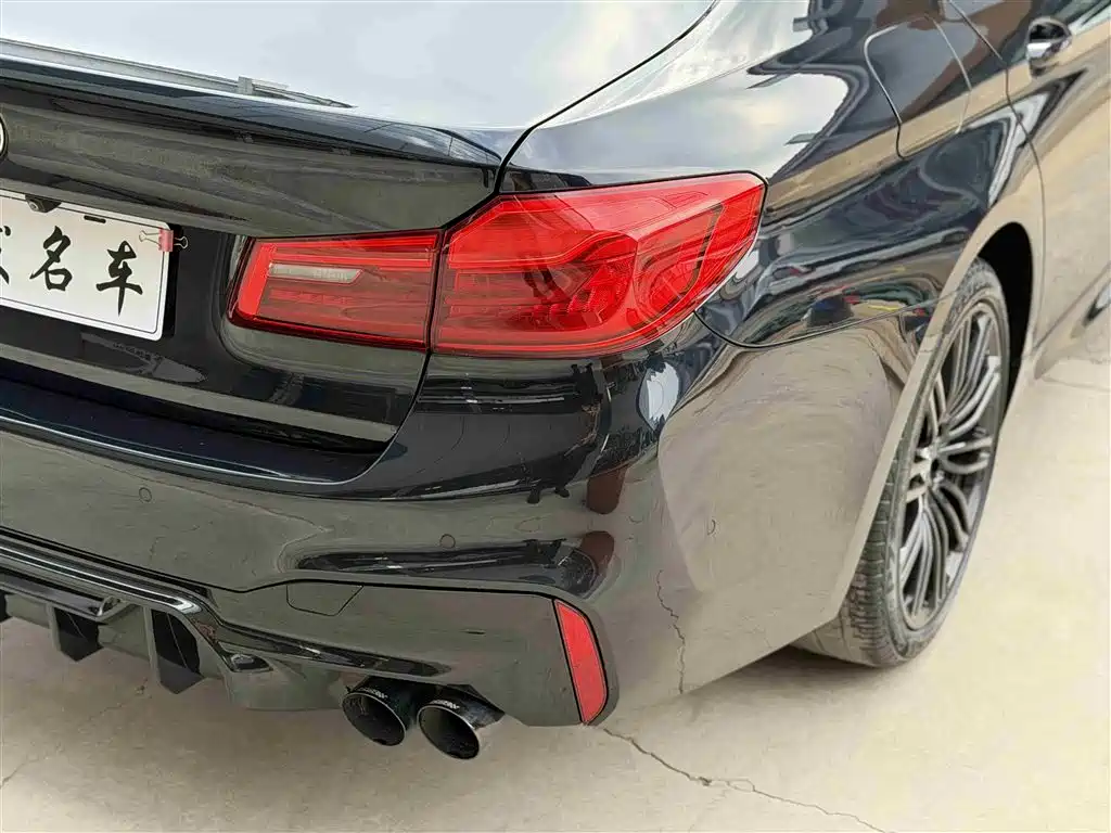 BMW 5 Series 2019 — фото 21