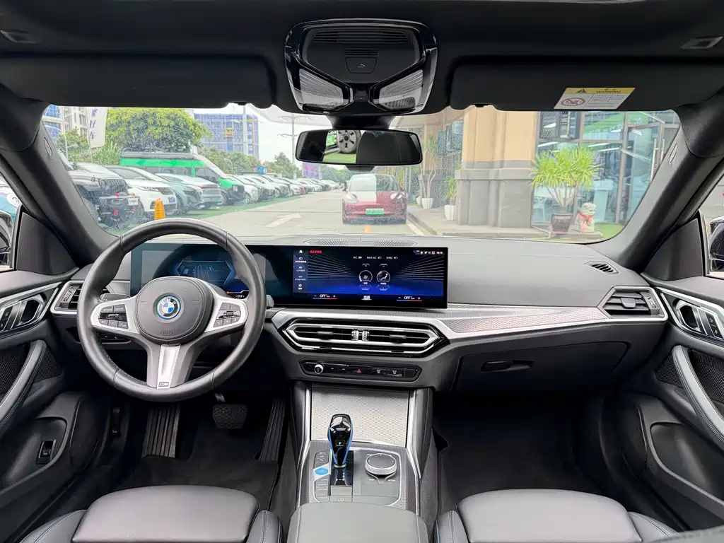 BMW i4 2022 — фото 6