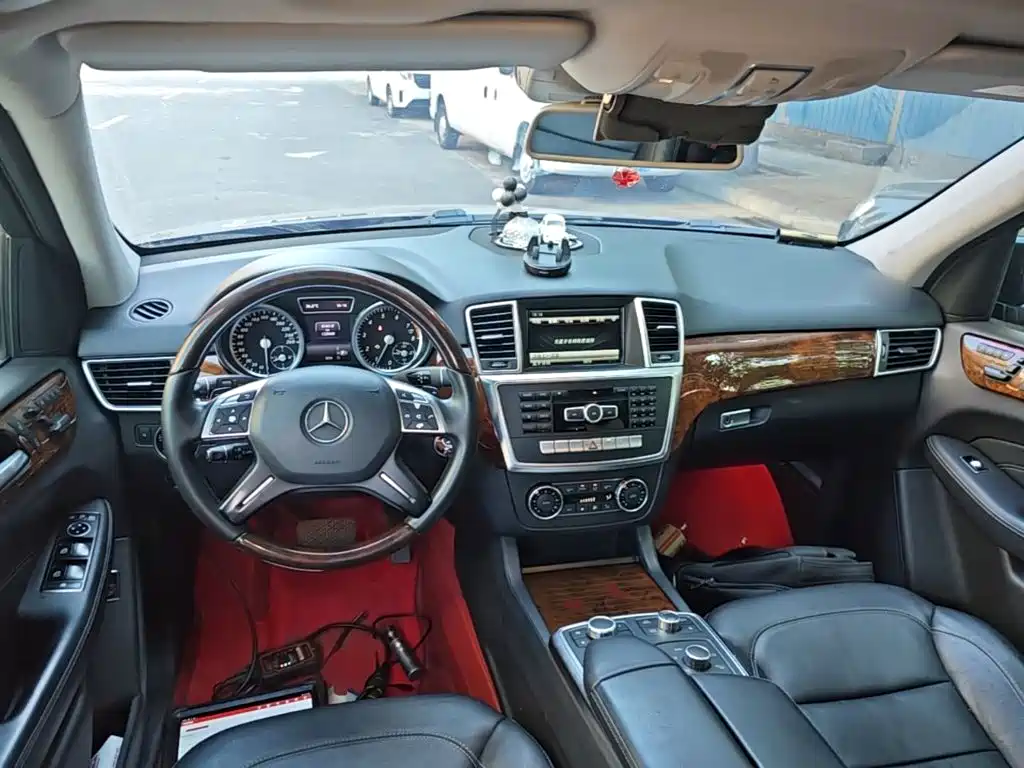 Mercedes-Benz M-Class 2014 — фото 10