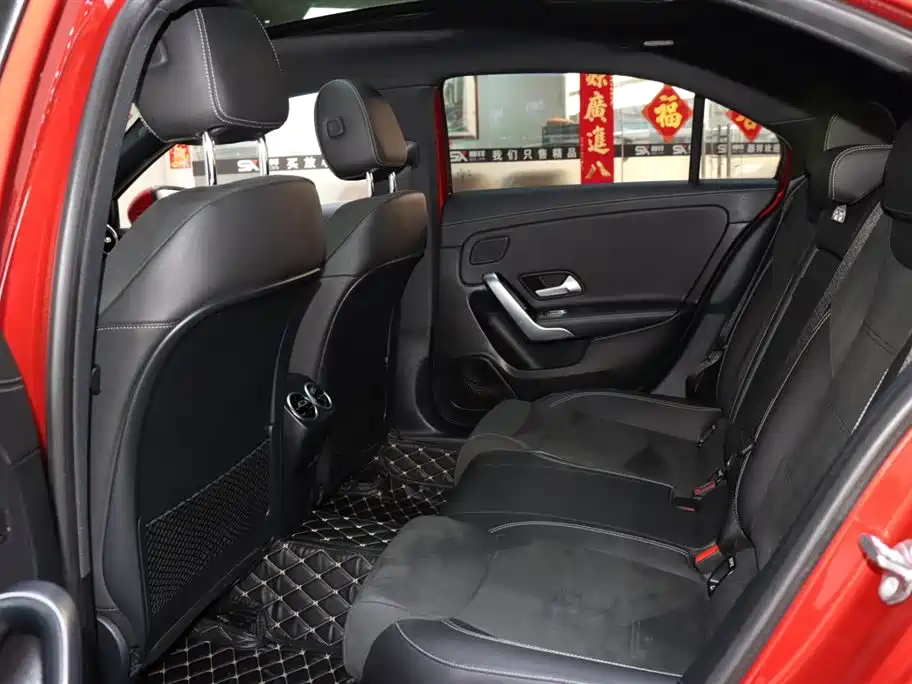 Mercedes-Benz A-Class 2019 — фото 11
