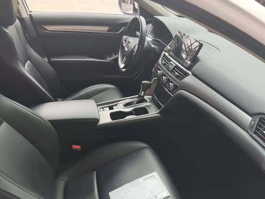 Honda Accord 2018 — фото 6