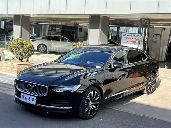 Volvo S90 2025