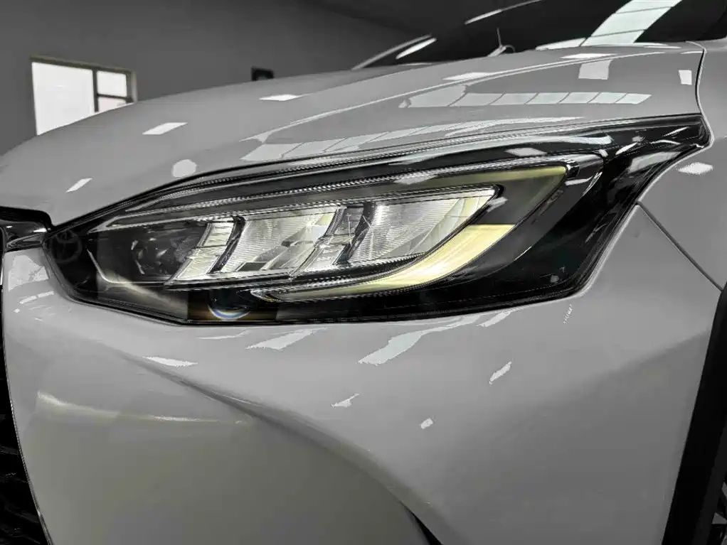 Toyota Yaris L 2022 — фото 22