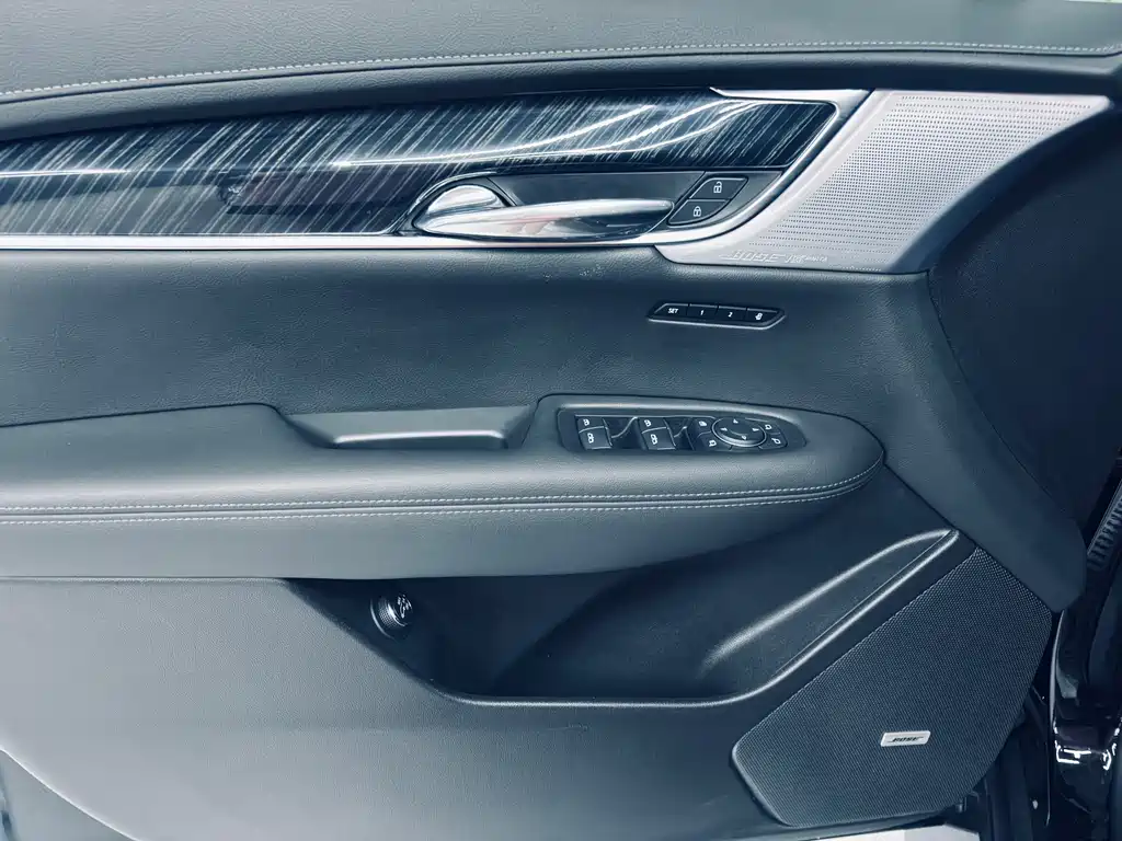 Cadillac XT6 2024 — фото 14