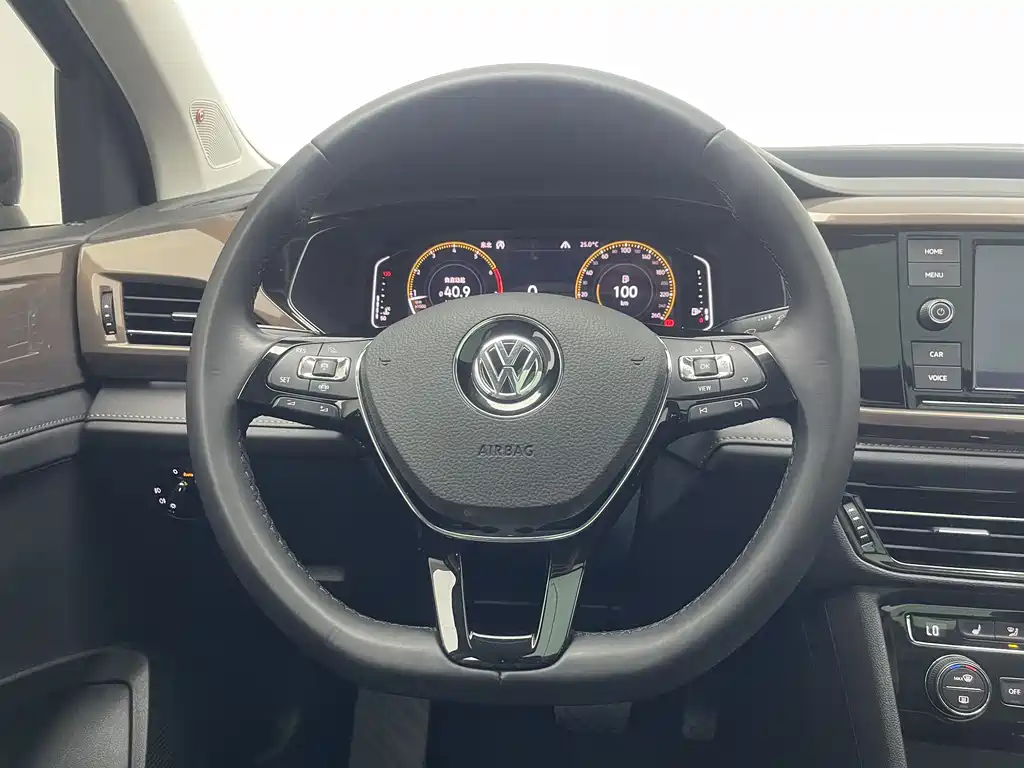 Volkswagen Tharu 2019 — фото 11