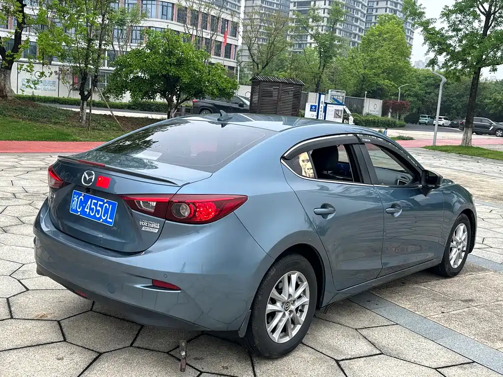 Mazda 3 Axela 2017 — фото 6