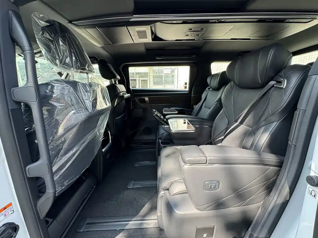 Toyota Alphard — фото 11