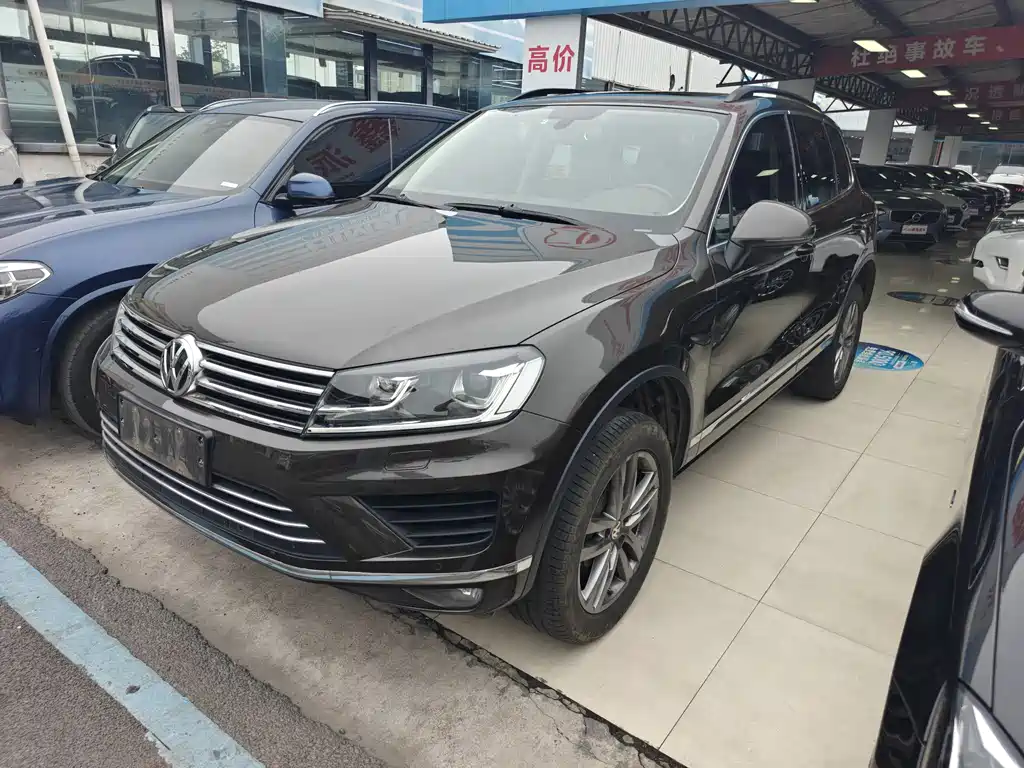 Volkswagen Touareg 2018 — фото 1