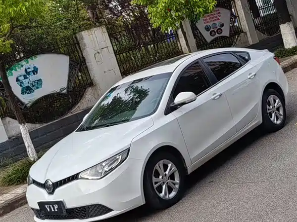 MG GT 2015