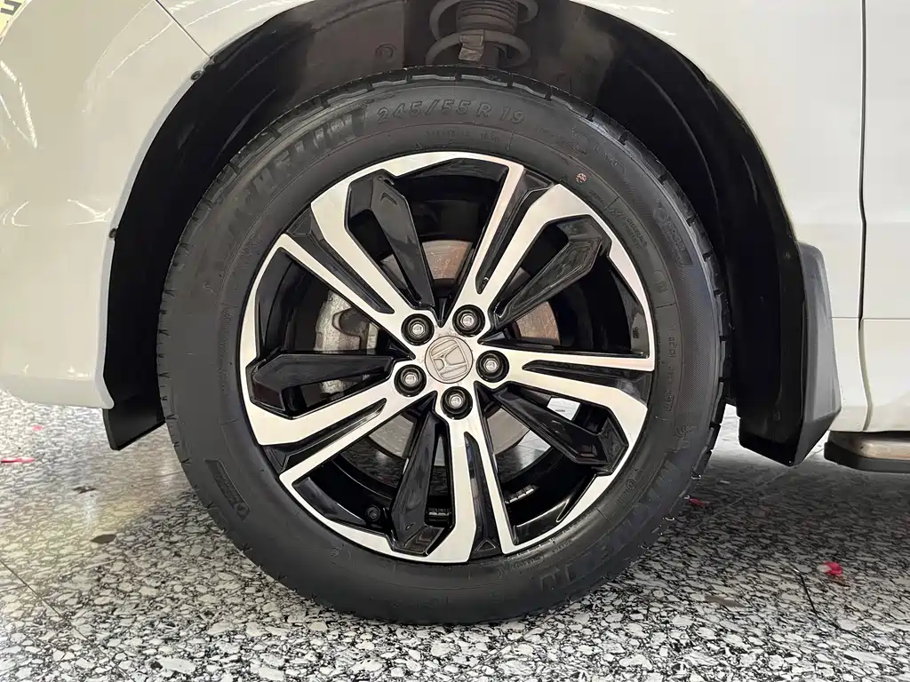Honda UR-V 2018 — фото 15