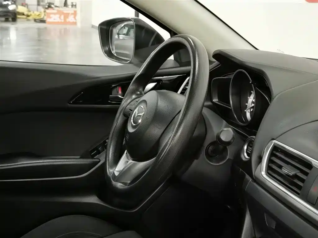 Mazda 3 Axela 2016 — фото 22