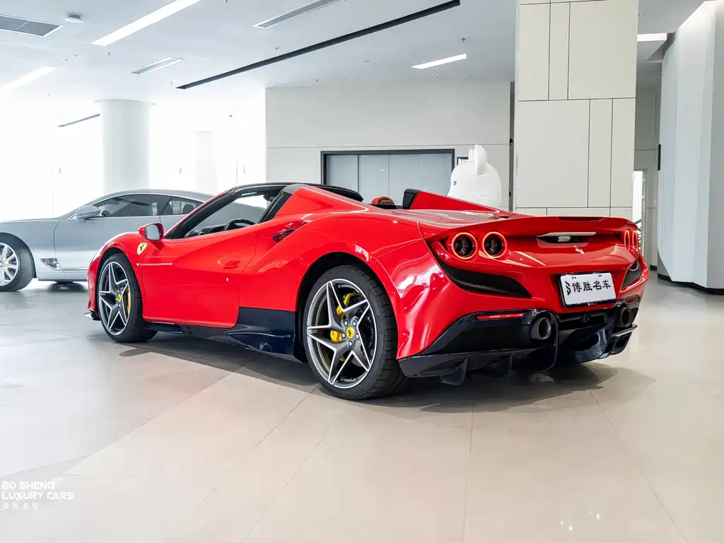 Ferrari F8 2022 — фото 17