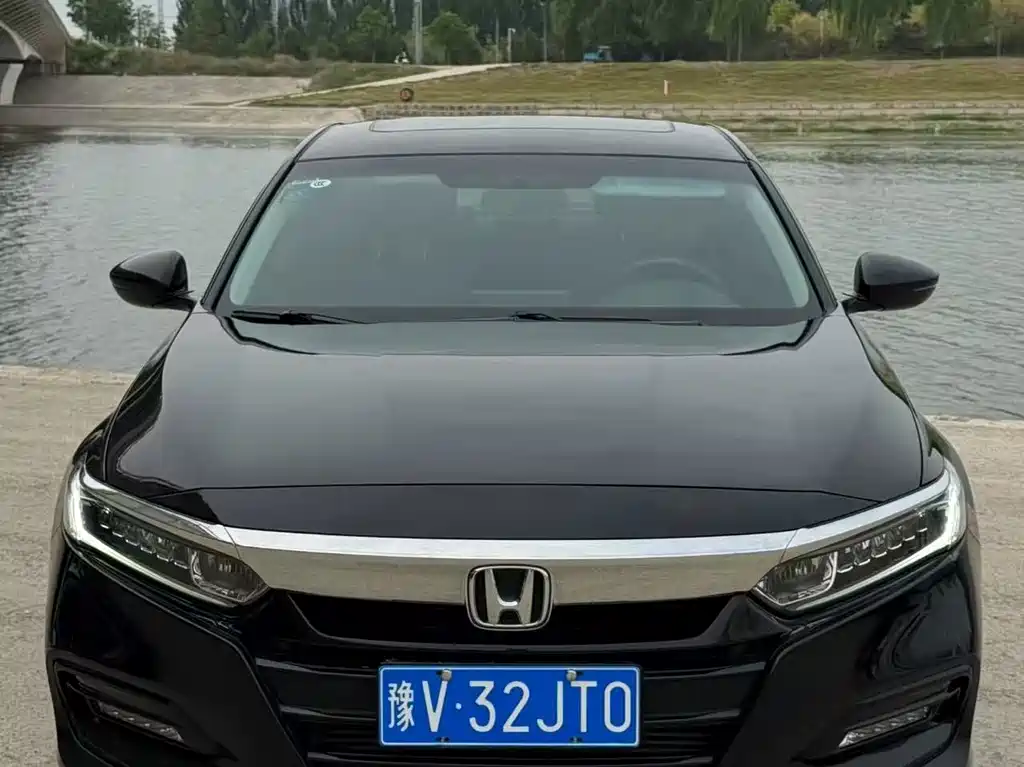 Honda Accord 2018 — фото 1