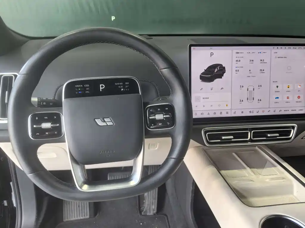 Li Auto Li L8 2025
