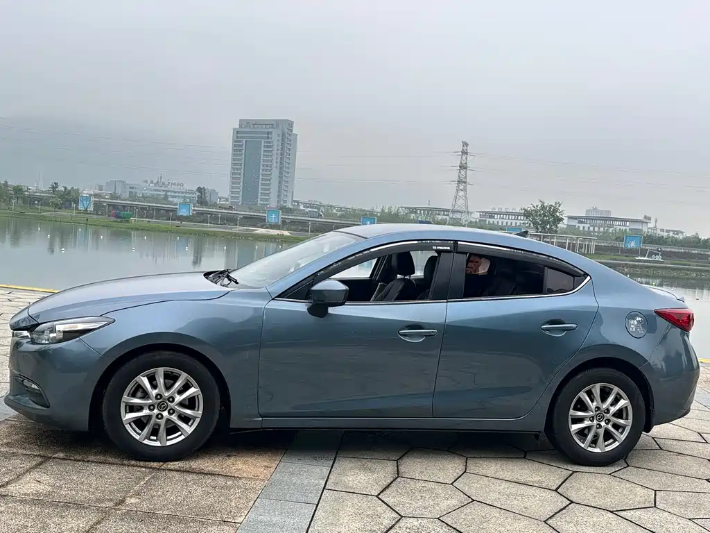 Mazda 3 Axela 2017 — фото 8