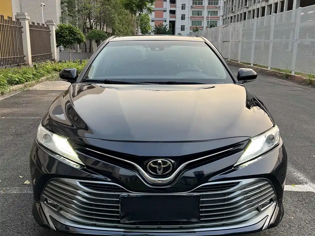 Toyota Camry 2020 — фото 15