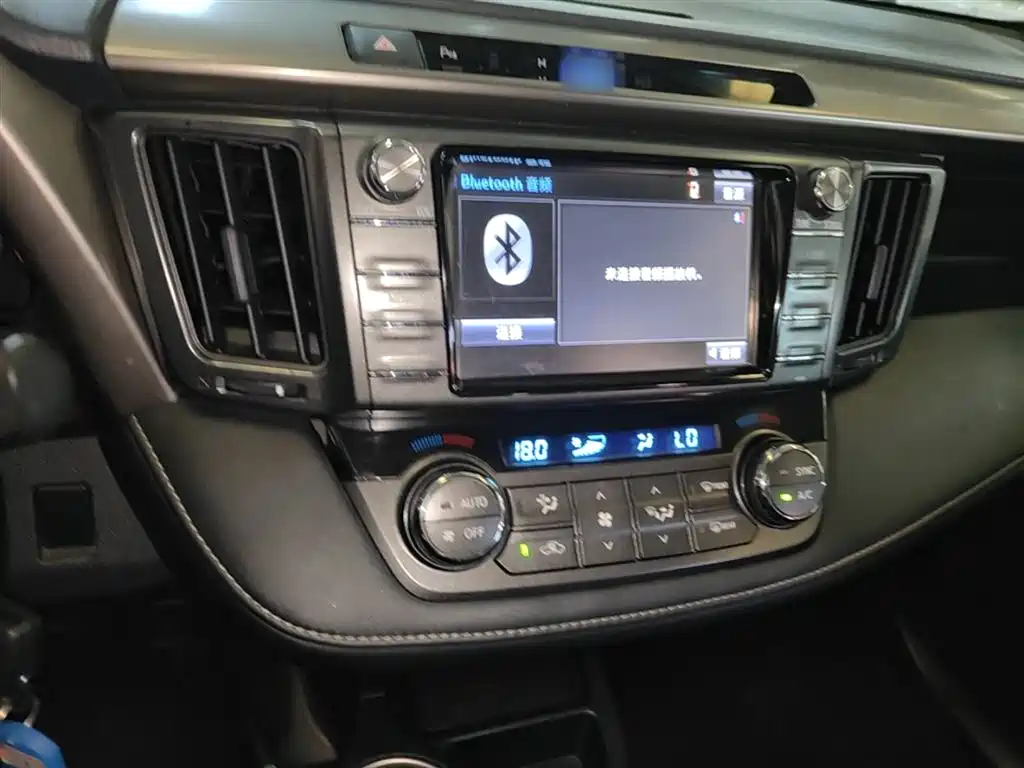 Toyota RAV4 2015 — фото 10