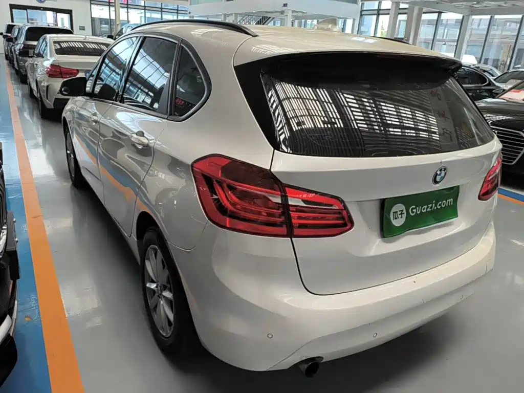 BMW 2 Series Active Tourer 2016 — фото 5