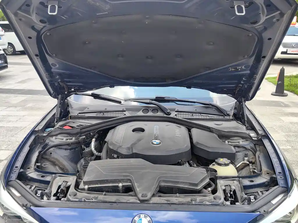 BMW 1 Series 2017 — фото 19