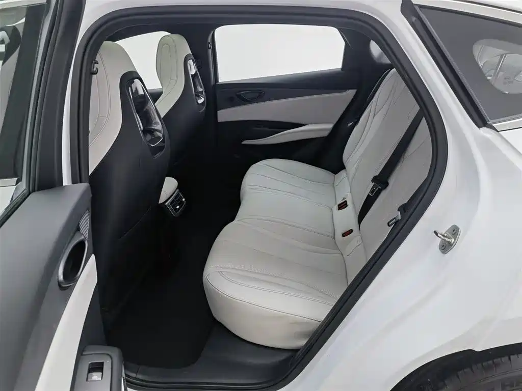 BYD Seal 06 2025 — фото 15