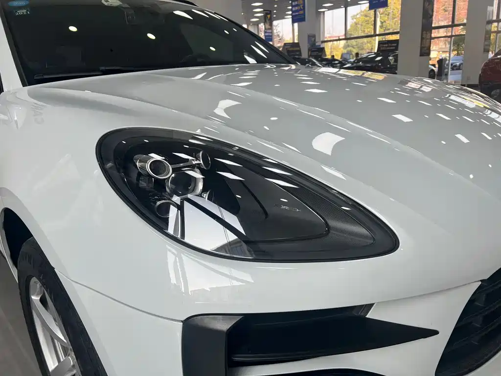 Porsche Macan 2019 — фото 10