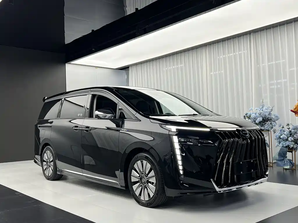 GAC Trumpchi E8 PHEV 2024 — фото 3
