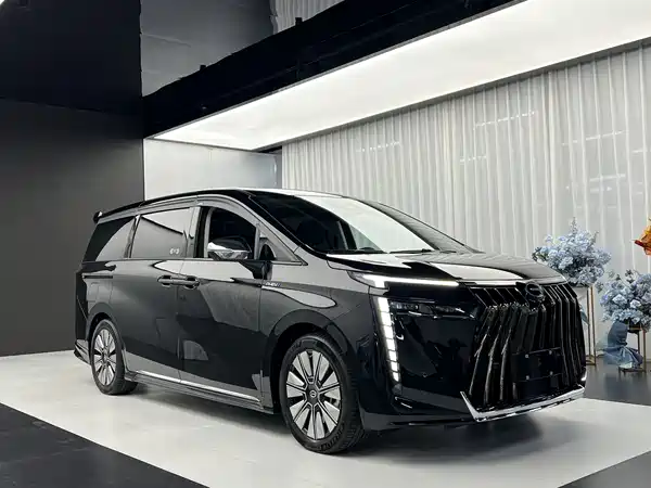 GAC Trumpchi E8 PHEV 2024