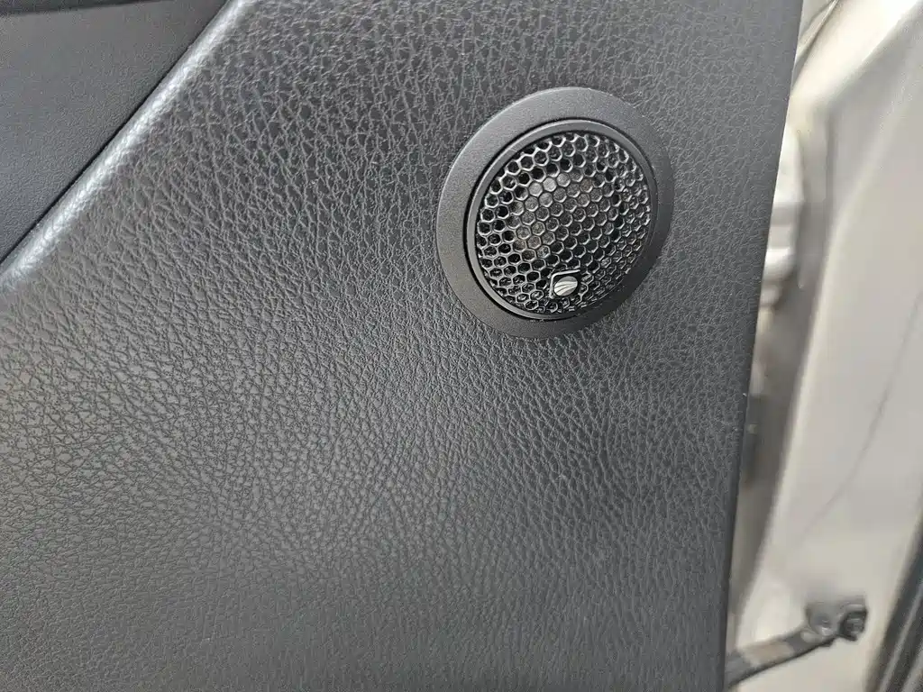 Toyota Camry 2018 — фото 12