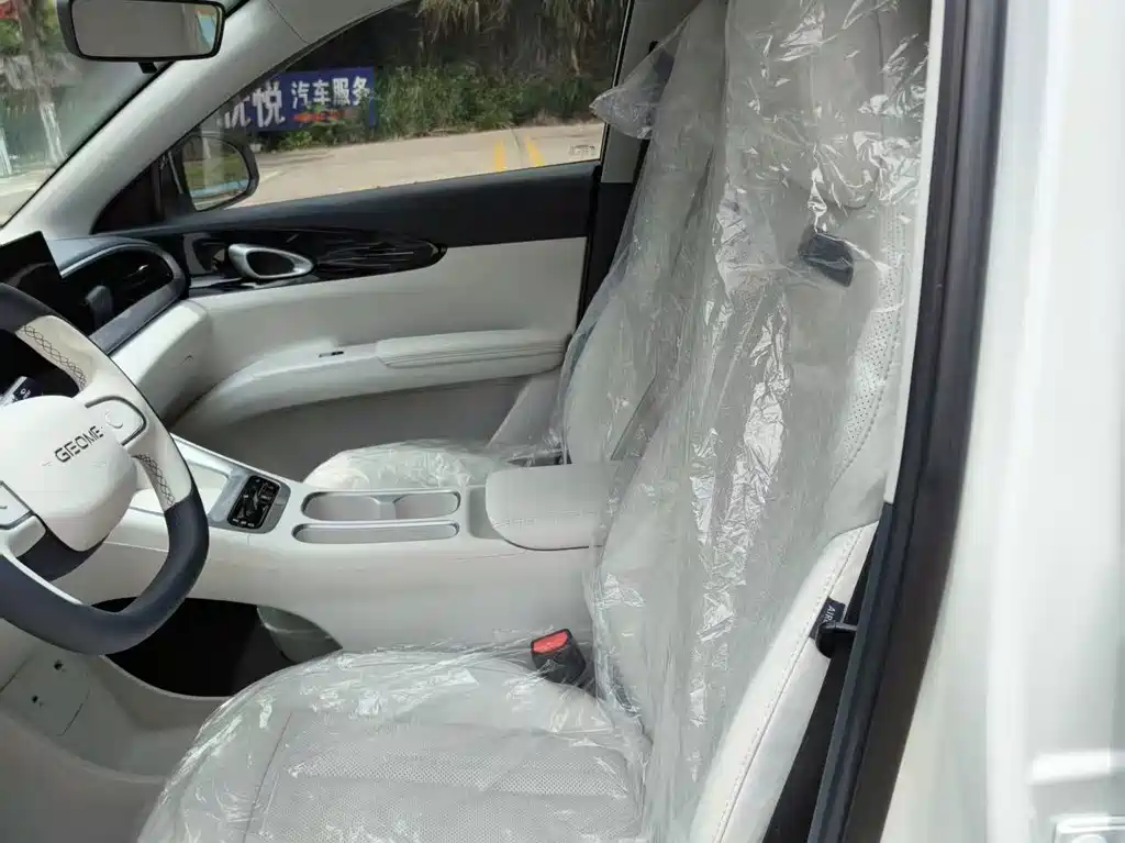 Geely Galaxy Starwish 2025 — фото 6