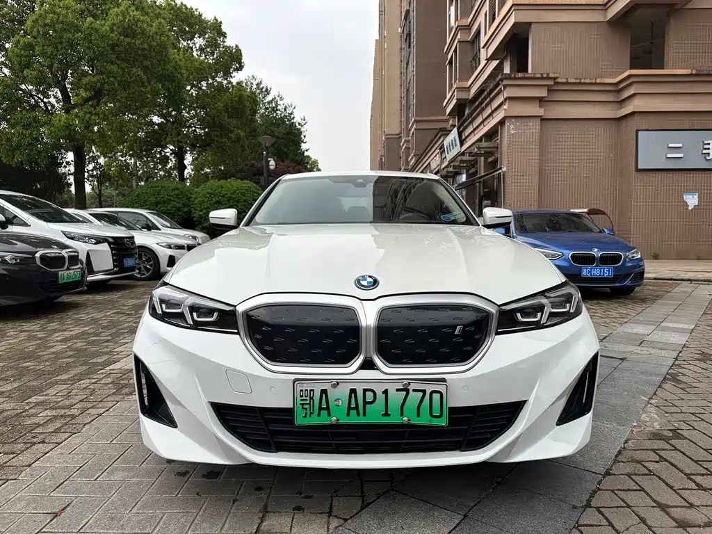 BMW i3 2024 — фото 2