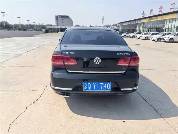Volkswagen Magotan 2016