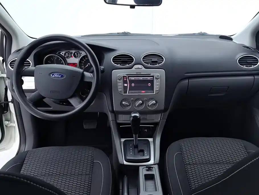 Ford Focus 2013 — фото 12