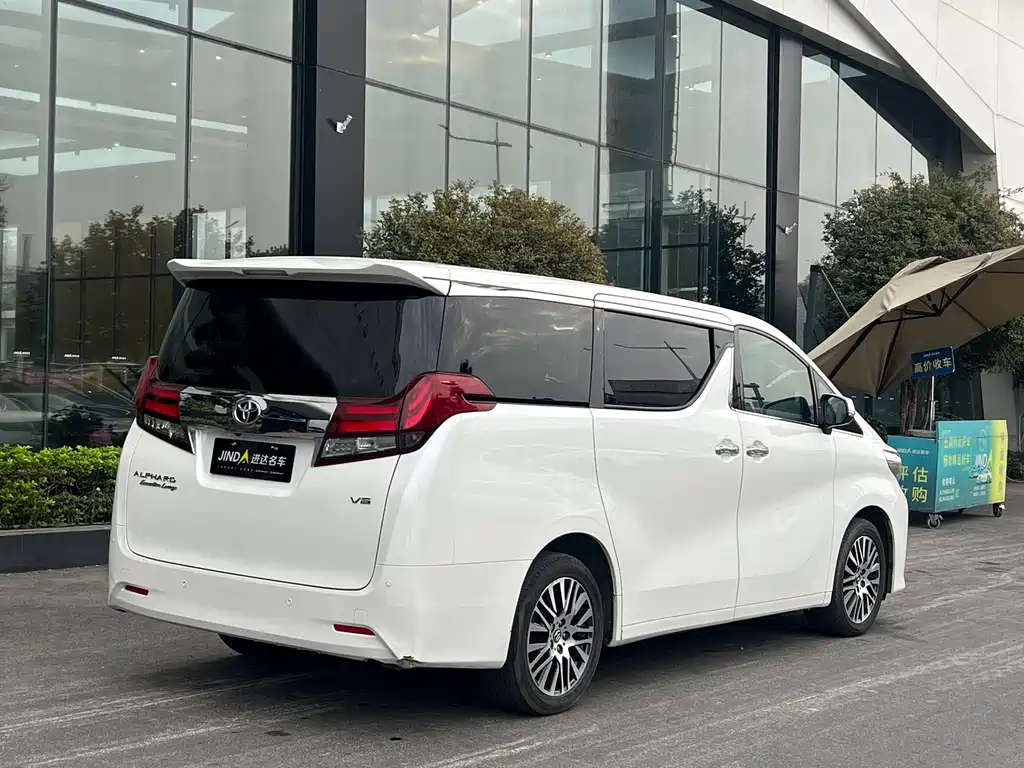 Toyota Alphard 2016 — фото 10