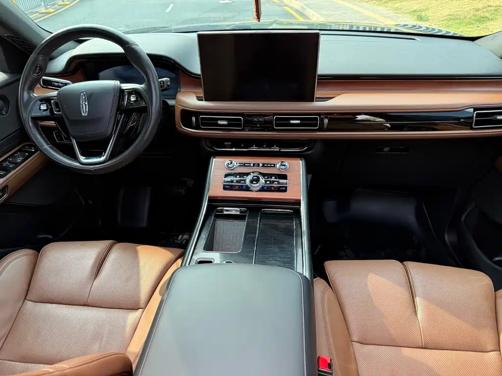 Lincoln Aviator 2023 — фото 12