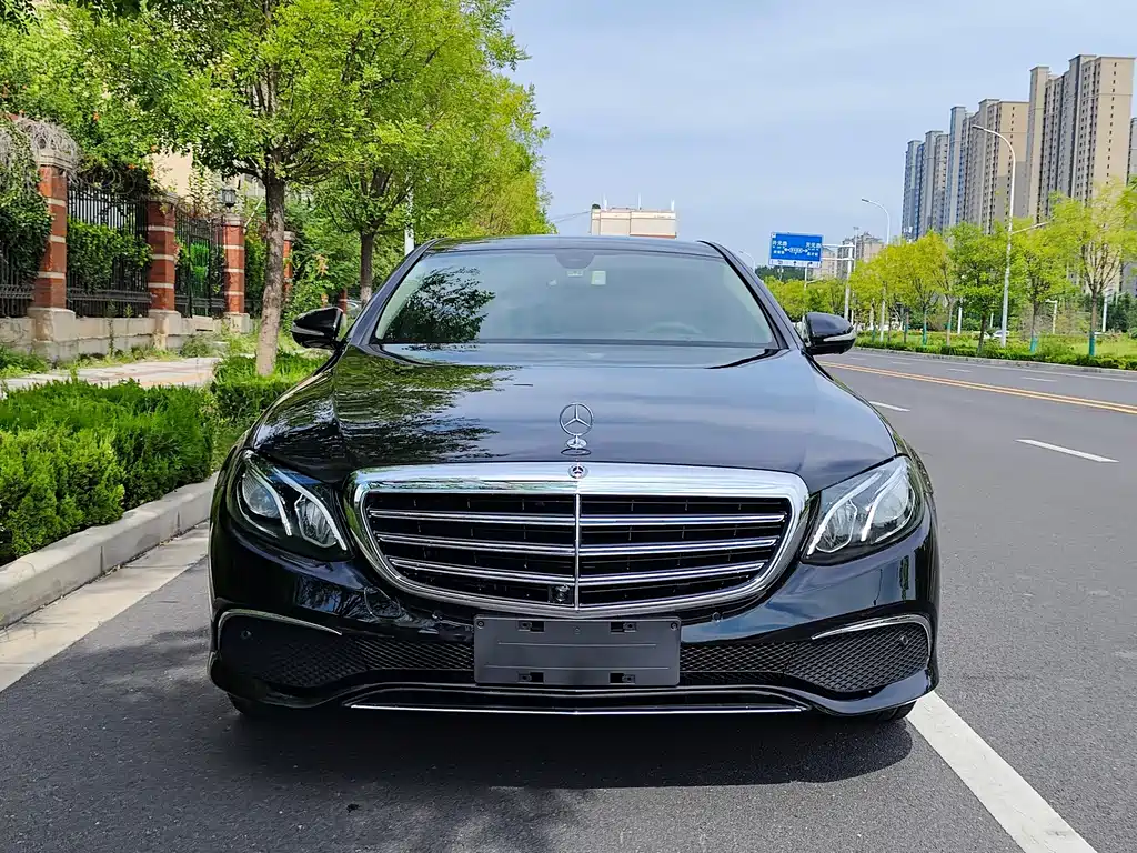 Mercedes-Benz E-Class 2020 — фото 17