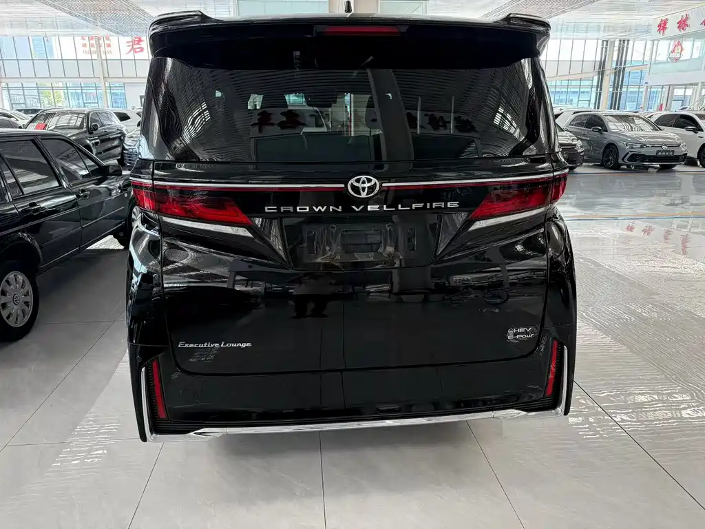 Toyota Vellfire 2025 — фото 9
