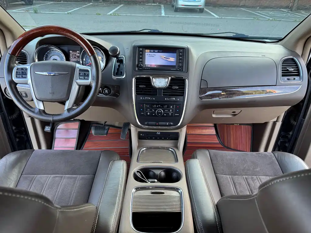 Chrysler Grand Voyager 2014 — фото 10