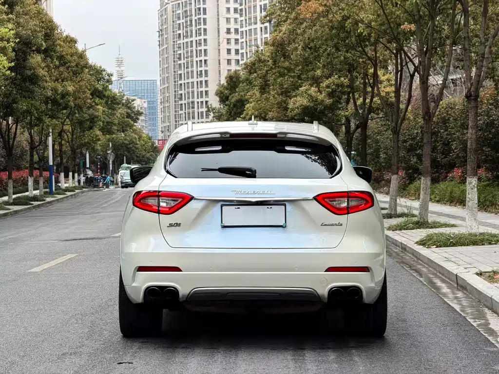 Maserati Levante 2018 — фото 14