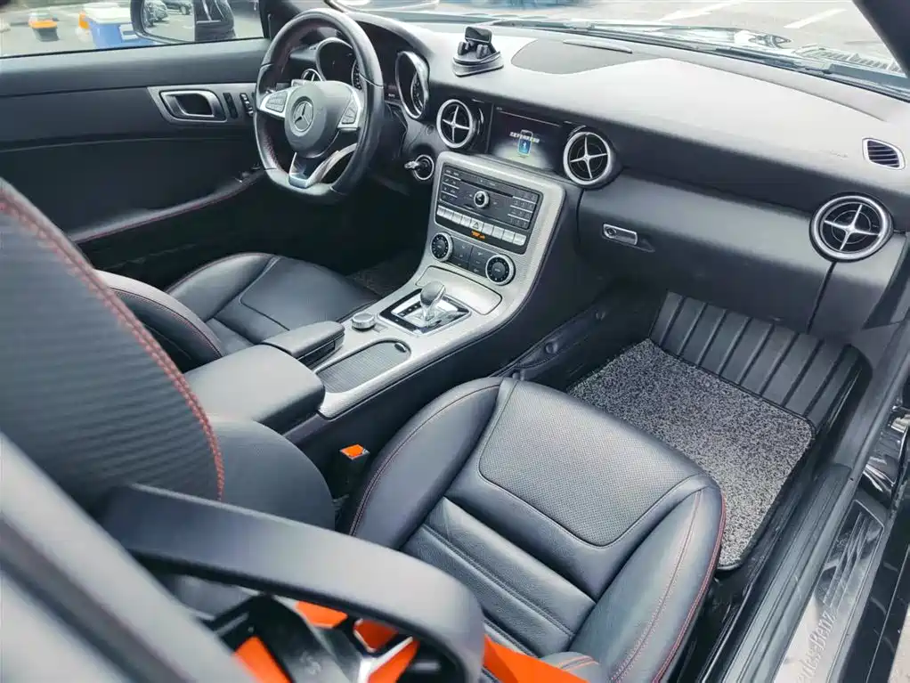 Mercedes-Benz SLC 2019 — фото 16